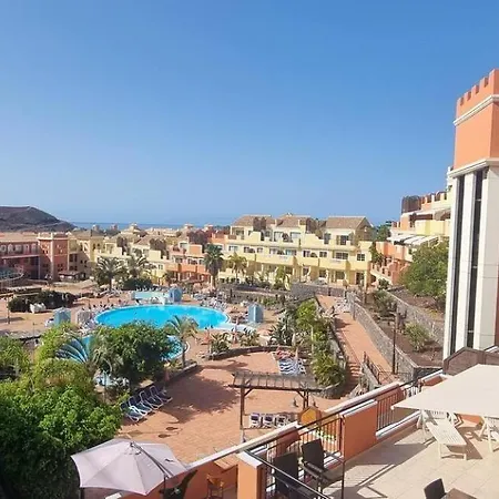 Cozy 2 Bedroom In Granada Park - Cristianos Daire *