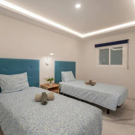 Cozy 2 Bedroom In Granada Park - Cristianos Appartamento