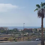 Cozy 2 Bedroom In Granada Park - Cristianos شقة