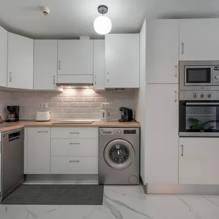 Cozy 2 Bedroom In Granada Park - Cristianos