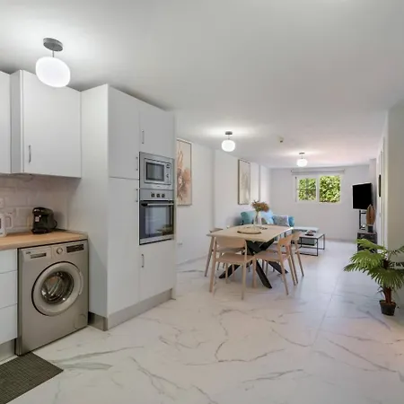 Cozy 2 Bedroom In Granada Park - Cristianos Appartement Arona (Tenerife)