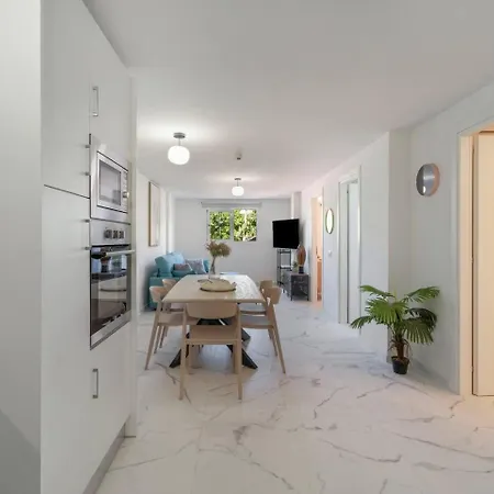 Cozy 2 Bedroom In Granada Park - Cristianos 公寓