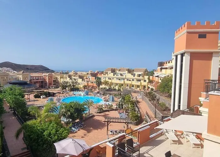 Cozy 2 Bedroom In Granada Park - Cristianos Appartement *