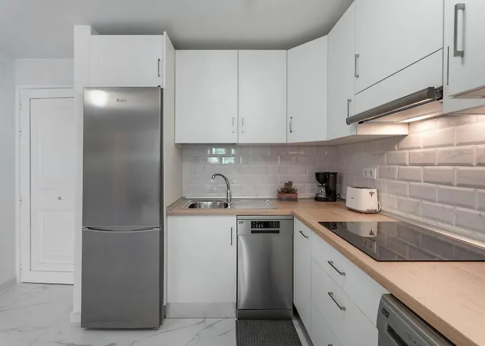 Cozy 2 Bedroom In Granada Park - Cristianos Appartement Arona (Tenerife)