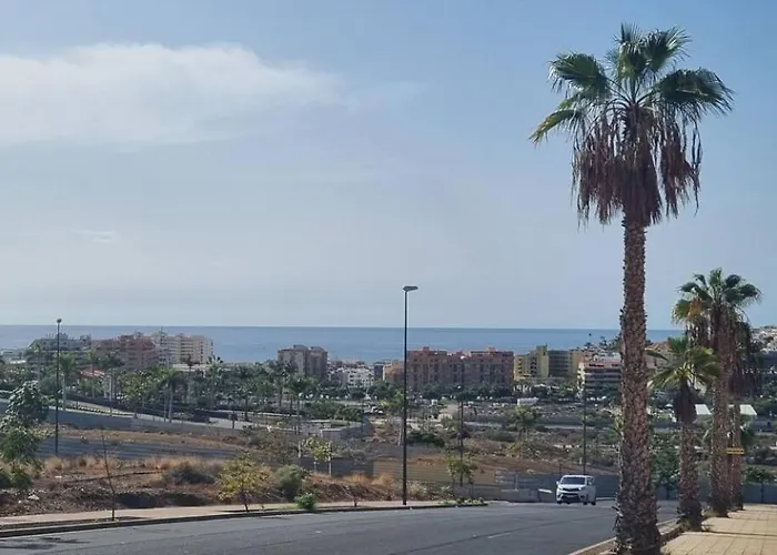 Cozy 2 Bedroom In Granada Park - Cristianos Appartement