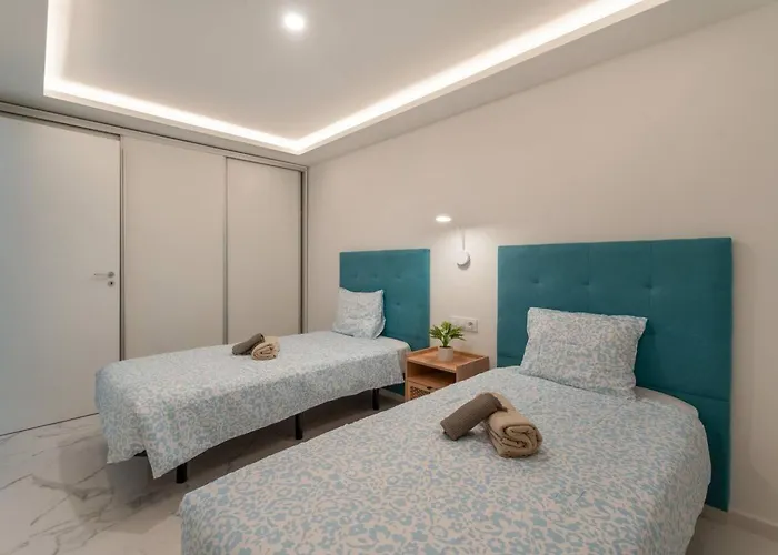 Cozy 2 Bedroom In Granada Park - Cristianos *