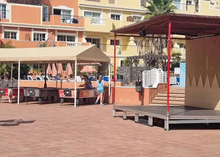 Cozy 2 Bedroom In Granada Park - Cristianos *