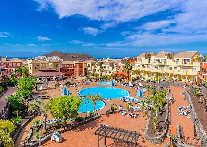 Cozy 2 Bedroom In Granada Park - Cristianos Appartement *