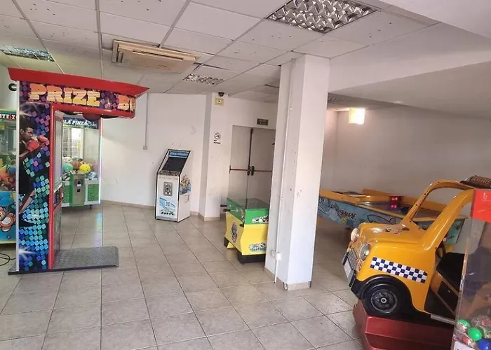 Cozy 2 Bedroom In Granada Park - Cristianos *