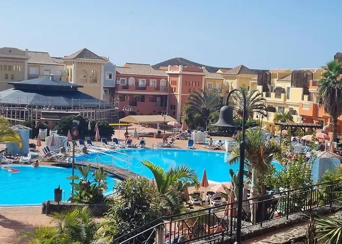 Cozy 2 Bedroom In Granada Park - Cristianos *